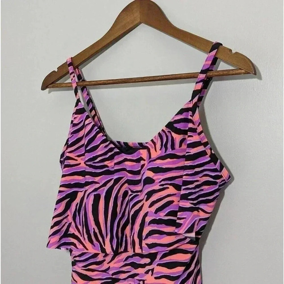 Magicsuit Purple Wild Life Chloe Tankini Swim Top Size 8 Ruffle Tiered Slimming - Picture 3 of 6